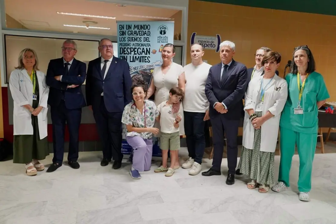 El consejero de Sanidad y Bienestar Social, Alejandro V&aacute;zquez Ramos, inaugura la exposici&oacute;n &lsquo;Por dos pulgares de nada&rsquo;