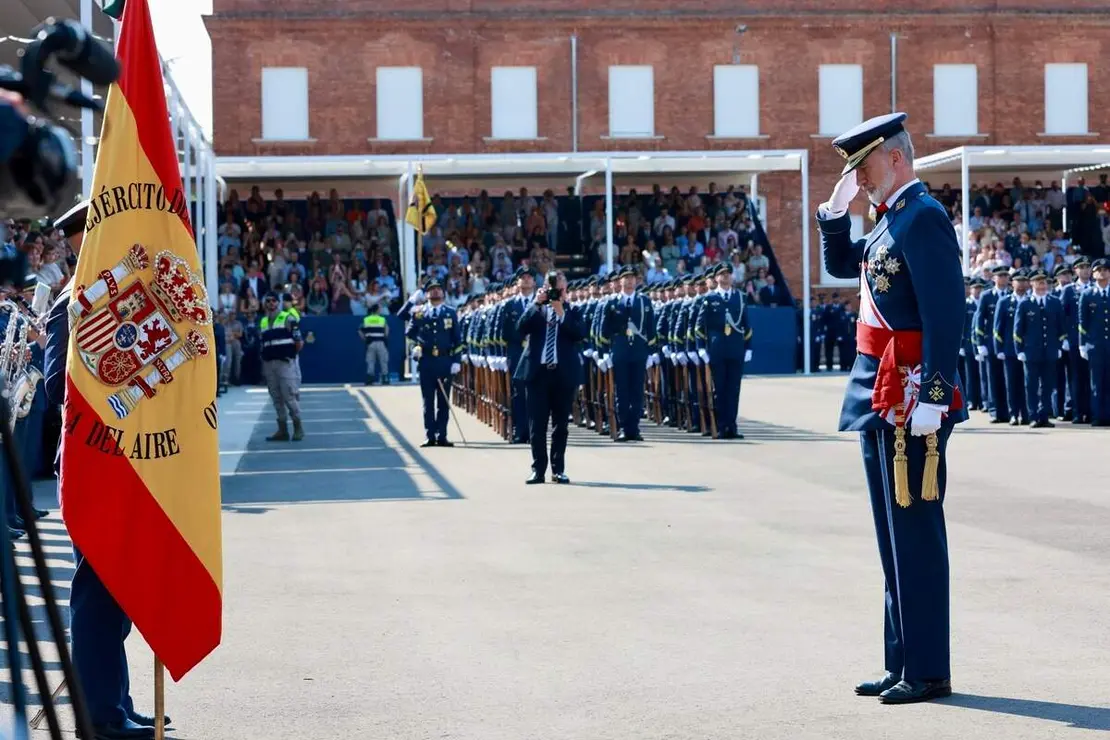 Acto de entrega de los Reales Despachos de Sargento a la XXXIV promoci&oacute;n de la Academia B&aacute;sica del Aire y del Espacio, que est&aacute; presidido por el rey Felipe VI. Acuden al acto el presidente de la Junta, Alfonso Fern&aacute;ndez Ma&ntilde;ueco, el de las Cortes de Castilla y Le&oacute;n, Francisco V&aacute;zquez y el delegado del Gobierno, Nicanor Sen, entre otras autoridades