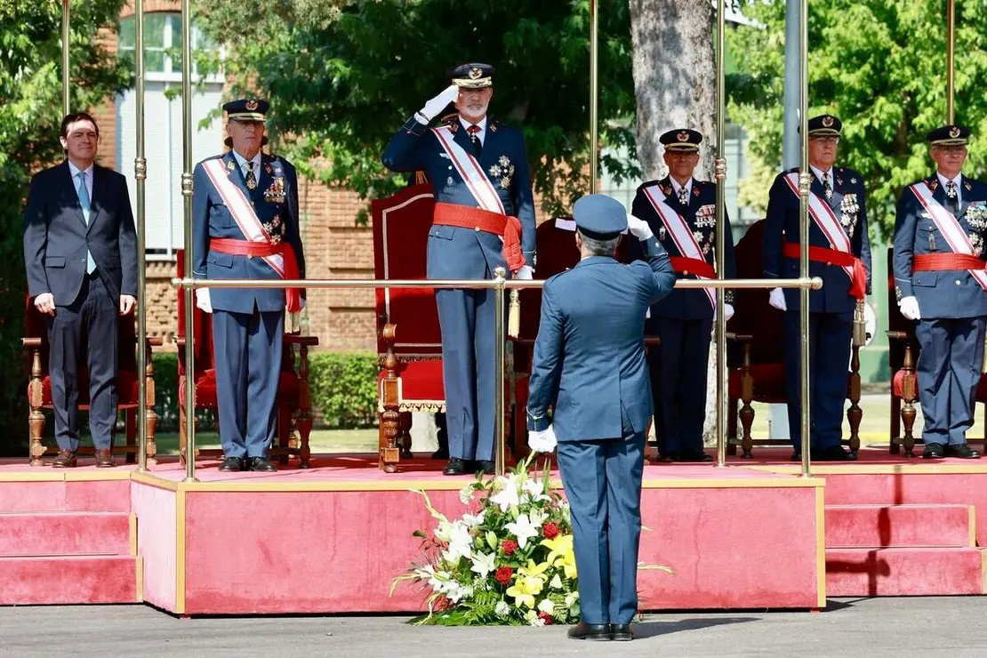 Acto de entrega de los Reales Despachos de Sargento a la XXXIV promoci&oacute;n de la Academia B&aacute;sica del Aire y del Espacio, que est&aacute; presidido por el rey Felipe VI. Acuden al acto el presidente de la Junta, Alfonso Fern&aacute;ndez Ma&ntilde;ueco, el de las Cortes de Castilla y Le&oacute;n, Francisco V&aacute;zquez y el delegado del Gobierno, Nicanor Sen, entre otras autoridades