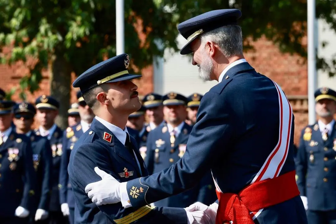 Acto de entrega de los Reales Despachos de Sargento a la XXXIV promoci&oacute;n de la Academia B&aacute;sica del Aire y del Espacio, que est&aacute; presidido por el rey Felipe VI. Acuden al acto el presidente de la Junta, Alfonso Fern&aacute;ndez Ma&ntilde;ueco, el de las Cortes de Castilla y Le&oacute;n, Francisco V&aacute;zquez y el delegado del Gobierno, Nicanor Sen, entre otras autoridades