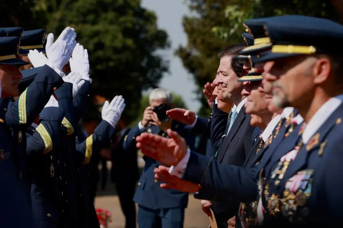 Acto de entrega de los Reales Despachos de Sargento a la XXXIV promoci&oacute;n de la Academia B&aacute;sica del Aire y del Espacio, que est&aacute; presidido por el rey Felipe VI. Acuden al acto el presidente de la Junta, Alfonso Fern&aacute;ndez Ma&ntilde;ueco, el de las Cortes de Castilla y Le&oacute;n, Francisco V&aacute;zquez y el delegado del Gobierno, Nicanor Sen, entre otras autoridades