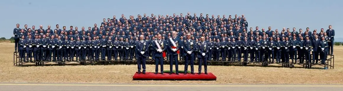 Acto de entrega de los Reales Despachos de Sargento a la XXXIV promoci&oacute;n de la Academia B&aacute;sica del Aire y del Espacio, que est&aacute; presidido por el rey Felipe VI. Acuden al acto el presidente de la Junta, Alfonso Fern&aacute;ndez Ma&ntilde;ueco, el de las Cortes de Castilla y Le&oacute;n, Francisco V&aacute;zquez y el delegado del Gobierno, Nicanor Sen, entre otras autoridades