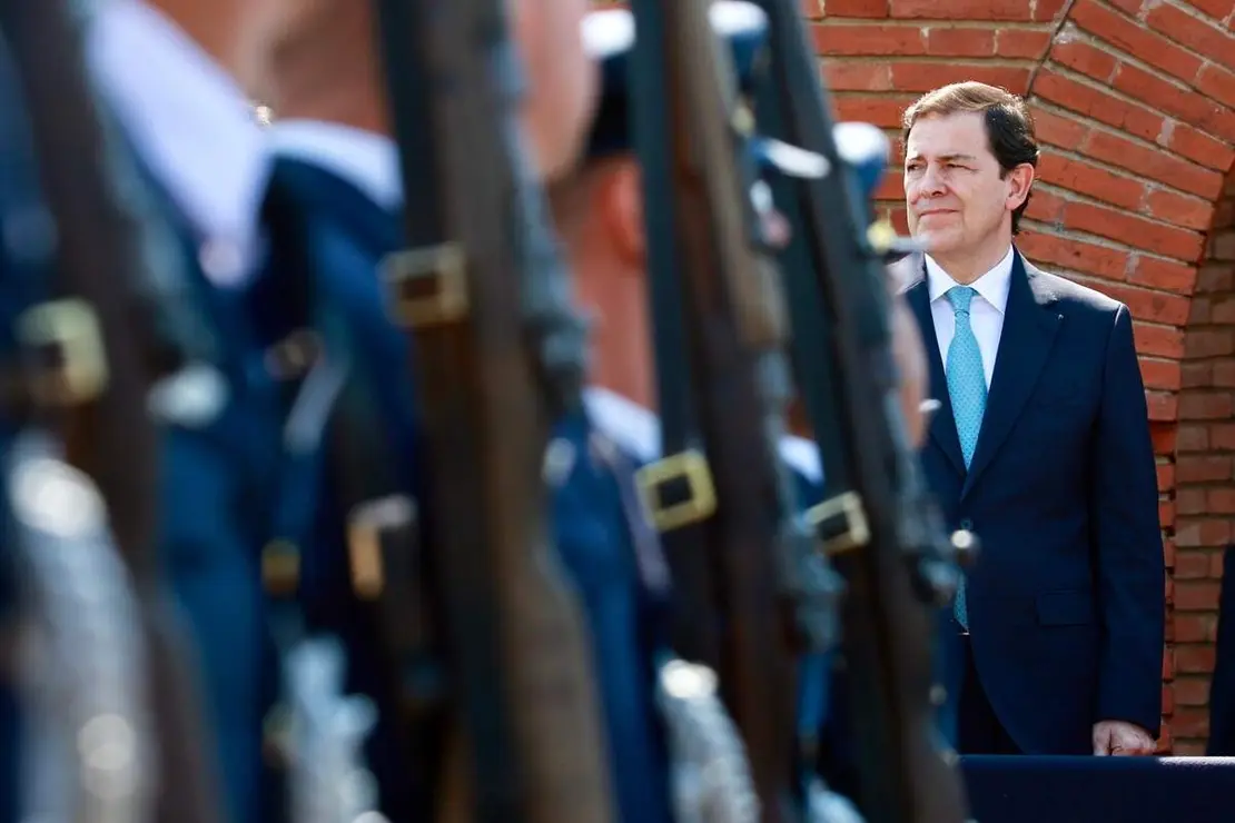 Acto de entrega de los Reales Despachos de Sargento a la XXXIV promoci&oacute;n de la Academia B&aacute;sica del Aire y del Espacio, que est&aacute; presidido por el rey Felipe VI. Acuden al acto el presidente de la Junta, Alfonso Fern&aacute;ndez Ma&ntilde;ueco, el de las Cortes de Castilla y Le&oacute;n, Francisco V&aacute;zquez y el delegado del Gobierno, Nicanor Sen, entre otras autoridades