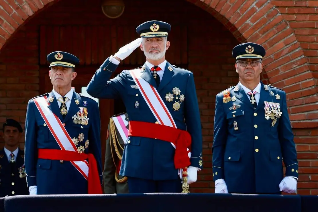 Acto de entrega de los Reales Despachos de Sargento a la XXXIV promoci&oacute;n de la Academia B&aacute;sica del Aire y del Espacio, que est&aacute; presidido por el rey Felipe VI. Acuden al acto el presidente de la Junta, Alfonso Fern&aacute;ndez Ma&ntilde;ueco, el de las Cortes de Castilla y Le&oacute;n, Francisco V&aacute;zquez y el delegado del Gobierno, Nicanor Sen, entre otras autoridades