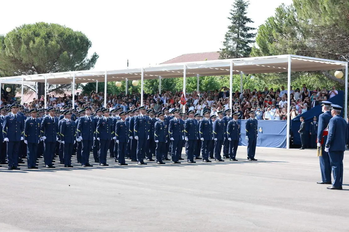Acto de entrega de los Reales Despachos de Sargento a la XXXIV promoci&oacute;n de la Academia B&aacute;sica del Aire y del Espacio, que est&aacute; presidido por el rey Felipe VI. Acuden al acto el presidente de la Junta, Alfonso Fern&aacute;ndez Ma&ntilde;ueco, el de las Cortes de Castilla y Le&oacute;n, Francisco V&aacute;zquez y el delegado del Gobierno, Nicanor Sen, entre otras autoridades