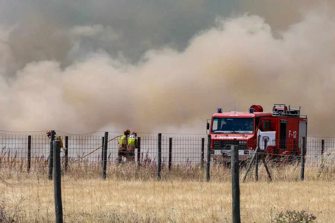 Incendio de nivel dos en Navatejera (Le&oacute;n)