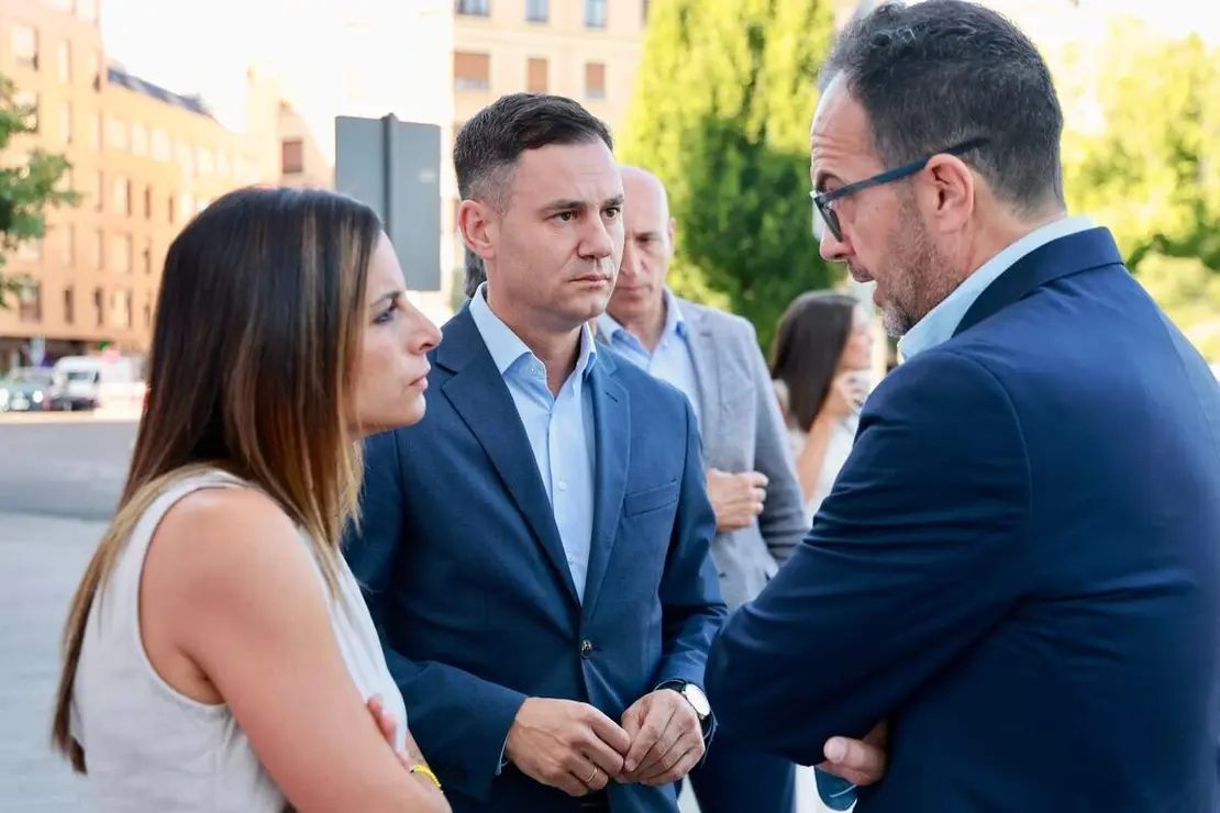 El secretario de Estado de Telecomunicaciones e Infraestructuras Digitales, Antonio Hernando Vera, preside la inauguraci&oacute;n del Cybersecurity Summer BootCamp 2026, en la que participan el alcalde de Le&oacute;n, Jos&eacute; Antonio Diez; la rectora de la ULE, Nuria Gonz&aacute;lex;, el secretario al cargo del Comit&eacute; Interamericano contra el Terrorismo de la Organizaci&oacute;n de Estados Americanos, Guillermo Moncayo, y la embajadora observadora permanente de la OEA, Carmen Mont&oacute;n