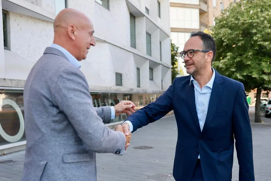 El secretario de Estado de Telecomunicaciones e Infraestructuras Digitales, Antonio Hernando Vera, preside la inauguraci&oacute;n del Cybersecurity Summer BootCamp 2026, en la que participan el alcalde de Le&oacute;n, Jos&eacute; Antonio Diez; la rectora de la ULE, Nuria Gonz&aacute;lex;, el secretario al cargo del Comit&eacute; Interamericano contra el Terrorismo de la Organizaci&oacute;n de Estados Americanos, Guillermo Moncayo, y la embajadora observadora permanente de la OEA, Carmen Mont&oacute;n