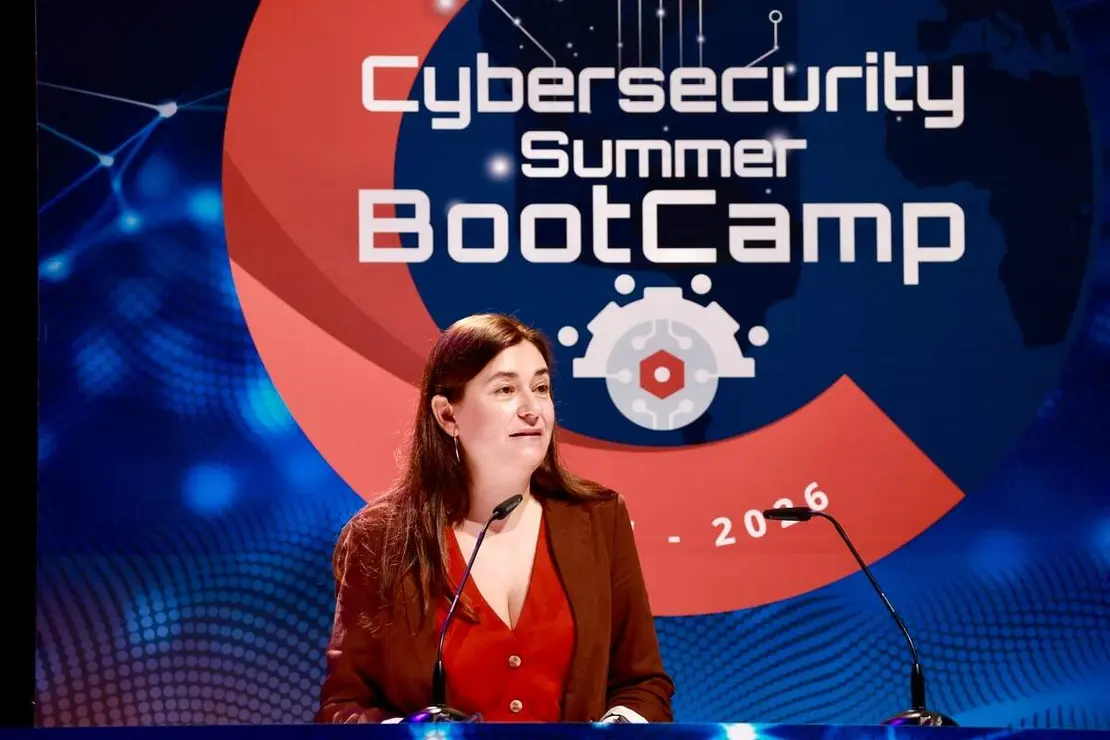 El secretario de Estado de Telecomunicaciones e Infraestructuras Digitales, Antonio Hernando Vera, preside la inauguraci&oacute;n del Cybersecurity Summer BootCamp 2026, en la que participan el alcalde de Le&oacute;n, Jos&eacute; Antonio Diez; la rectora de la ULE, Nuria Gonz&aacute;lex;, el secretario al cargo del Comit&eacute; Interamericano contra el Terrorismo de la Organizaci&oacute;n de Estados Americanos, Guillermo Moncayo, y la embajadora observadora permanente de la OEA, Carmen Mont&oacute;n