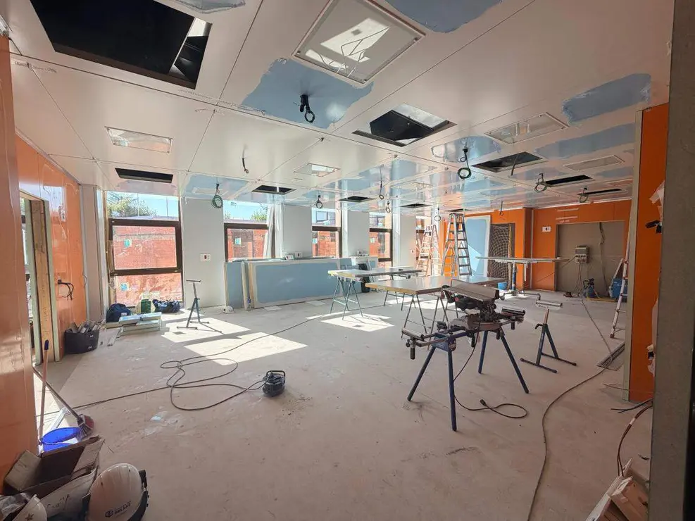 La Universidad de Le&oacute;n ultima la sala de disecci&oacute;n del grado en Medicina que se instalar&aacute; en Ciencias de la Salud. Foto: ULE.
