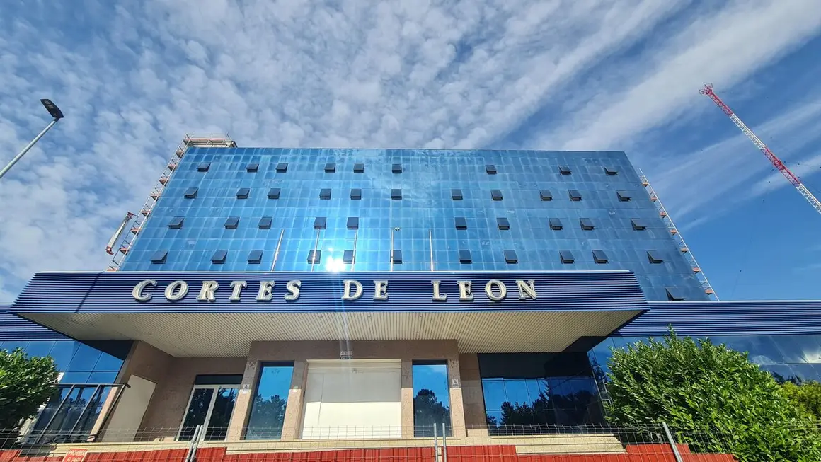 Hotel Cortes de Le&oacute;n (2)