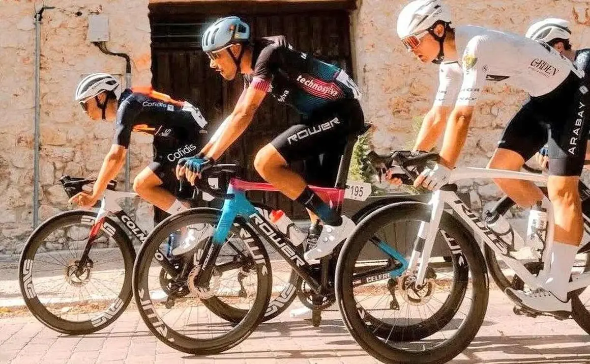 El Technosylva Rower Bembibre Cycling Team cerr&oacute; con un balance muy positivo su participaci&oacute;n en la Vuelta a Castilla y Le&oacute;n &eacute;lite-sub23 al situar a Iv&aacute;n Loaisa en el tercer puesto de la clasificaci&oacute;n general.