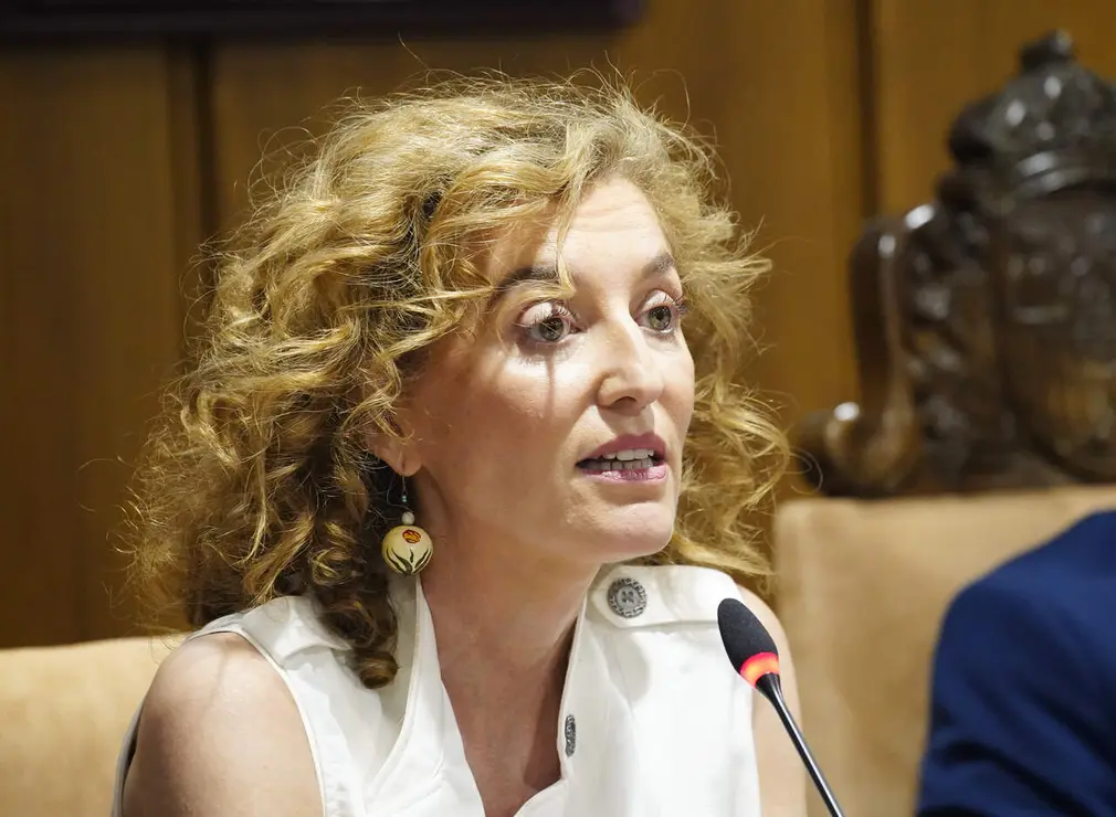 La consejera de Educaci&oacute;n, Mar&iacute;a Pardo &Aacute;lvarez, junto al alcalde de Ponferrada, Marco Morala, durante la firma del convenio de colaboraci&oacute;n para el desarrollo del ciclo formativo de grado medio en Emergencias y Protecci&oacute;n Civil del CIFP de Ponferrada