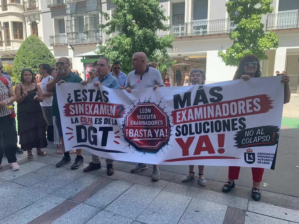 mani autoescuelas dgt (10)