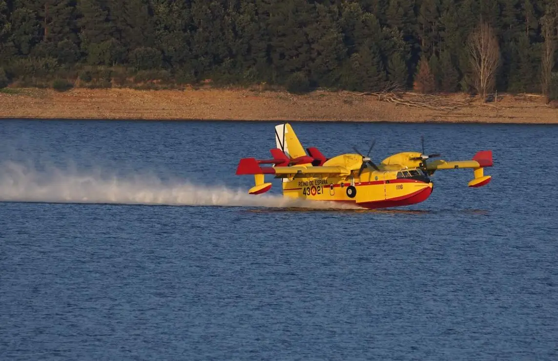 incedio veguellina hidroavion pantano barcenas (4)