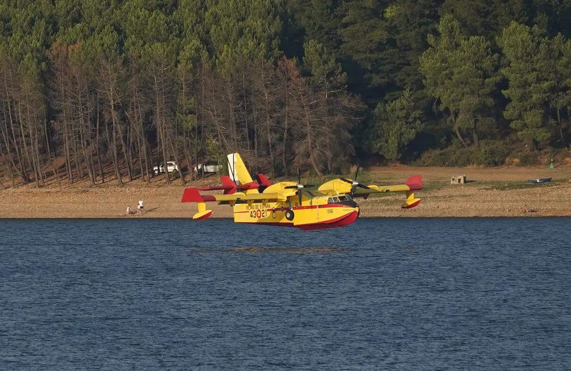 incedio veguellina hidroavion pantano barcenas (5)