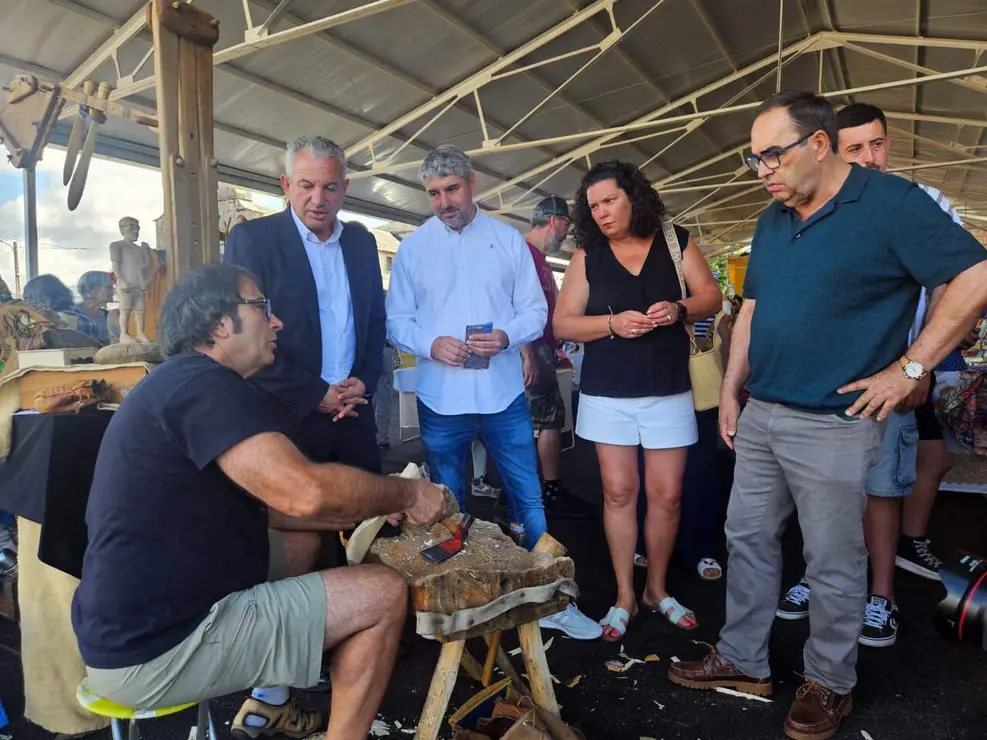 El delegado del Gobierno, Nicanor Sen, participa en la XVII Feria Agroalimentaria, Artesan&iacute;a y Ap&iacute;cola de la localidad leonesa de El Espino