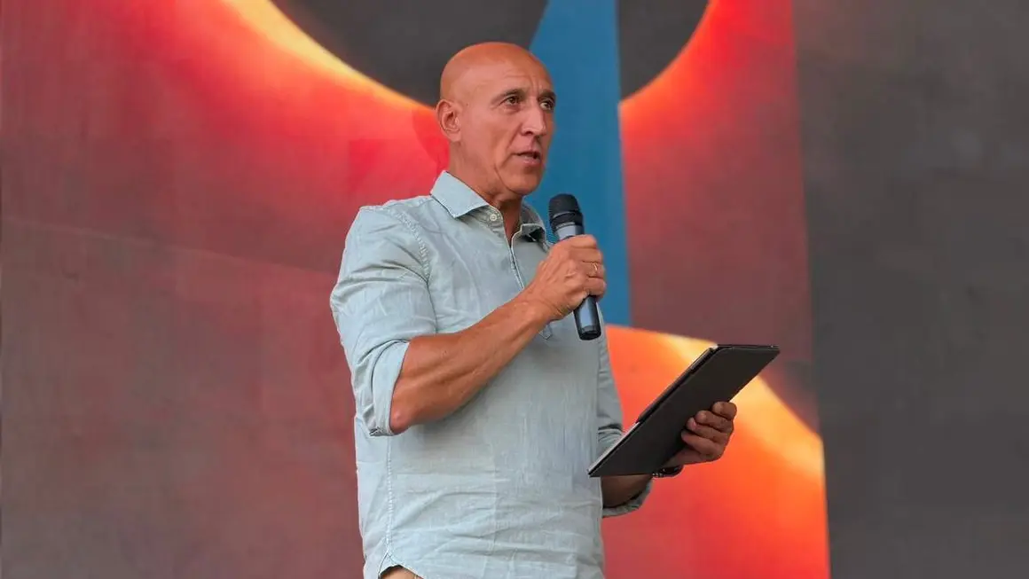 Acto celebrado en el Palacio de Exposiciones de Le&oacute;n con motivo del eclipse solar