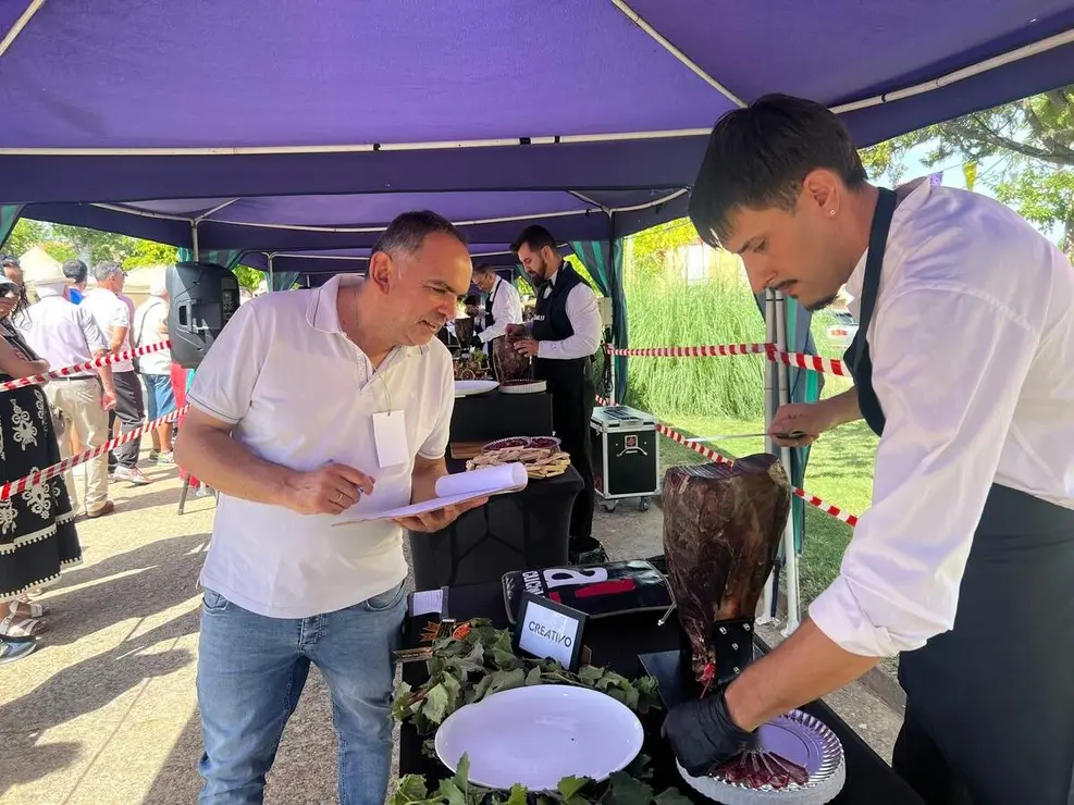 VIII Campeonato auton&oacute;mico de cortadores de cecina 'Agust&iacute;n Risue&ntilde;o'