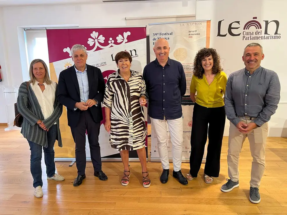 La concejala de Acci&oacute;n y Promoci&oacute;n Cultural del Ayuntamiento de Le&oacute;n, Elena Aguado, presenta, junto a organizadores y patrocinadores, el XXXIX Festival de M&uacute;sica Espa&ntilde;ola
