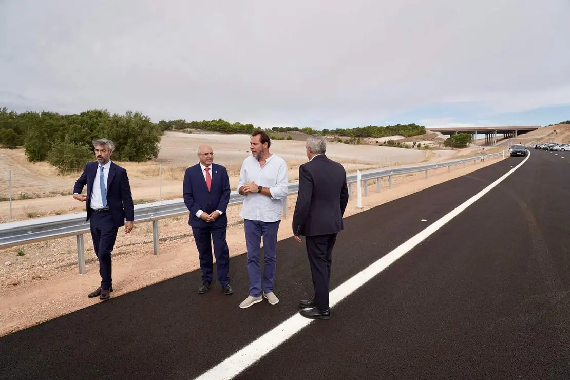 El ministro de Transportes y Movilidad Sostenible, &Oacute;scar Puente, preside la puesta en servicio de dos nuevos tramos de la Autov&iacute;a del Duero, A-11, entre Tudela de Duero y Quintanilla de Arriba, en la provincia de Valladolid