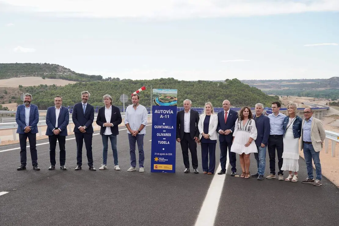 El ministro de Transportes y Movilidad Sostenible, &Oacute;scar Puente, preside la puesta en servicio de dos nuevos tramos de la Autov&iacute;a del Duero, A-11, entre Tudela de Duero y Quintanilla de Arriba, en la provincia de Valladolid