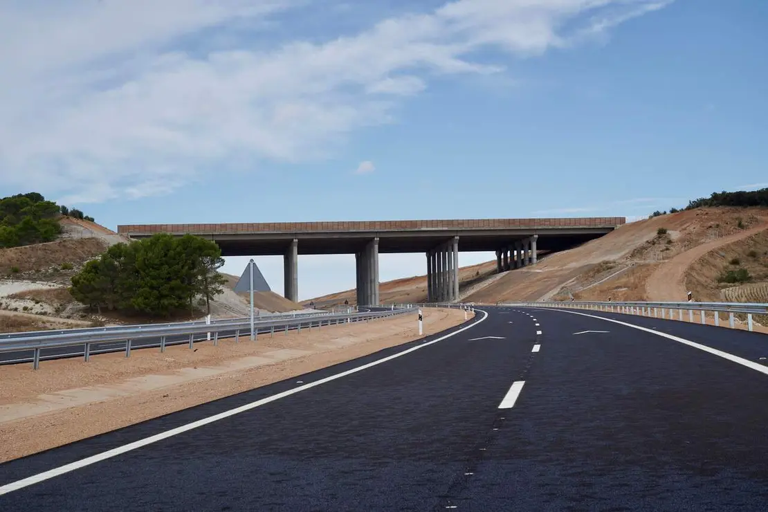 El ministro de Transportes y Movilidad Sostenible, &Oacute;scar Puente, preside la puesta en servicio de dos nuevos tramos de la Autov&iacute;a del Duero, A-11, entre Tudela de Duero y Quintanilla de Arriba, en la provincia de Valladolid