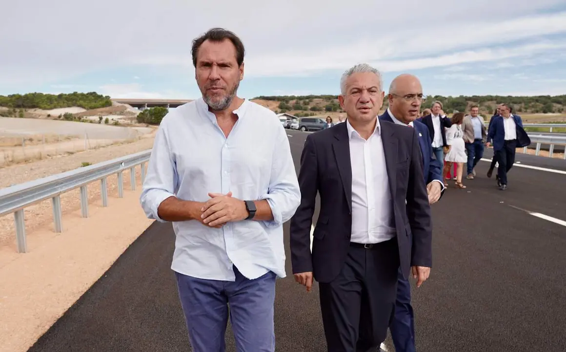 El ministro de Transportes y Movilidad Sostenible, &Oacute;scar Puente, preside la puesta en servicio de dos nuevos tramos de la Autov&iacute;a del Duero, A-11, entre Tudela de Duero y Quintanilla de Arriba, en la provincia de Valladolid