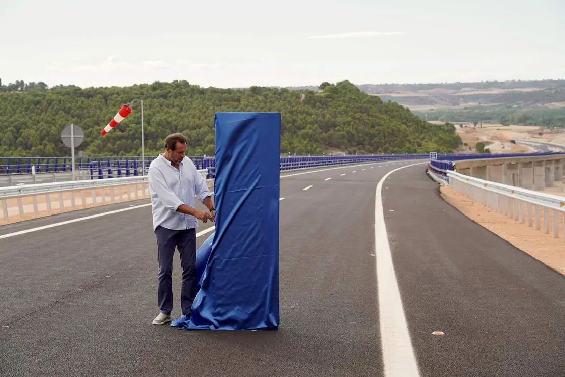 El ministro de Transportes y Movilidad Sostenible, &Oacute;scar Puente, preside la puesta en servicio de dos nuevos tramos de la Autov&iacute;a del Duero, A-11, entre Tudela de Duero y Quintanilla de Arriba, en la provincia de Valladolid