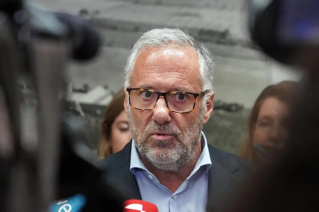 El vicepresidente primero de la Junta y consejero de Desregulaci&oacute;n, Familia y Ayudas Sociales, Carlos Poll&aacute;n, visita el centro de menores Zambrana.