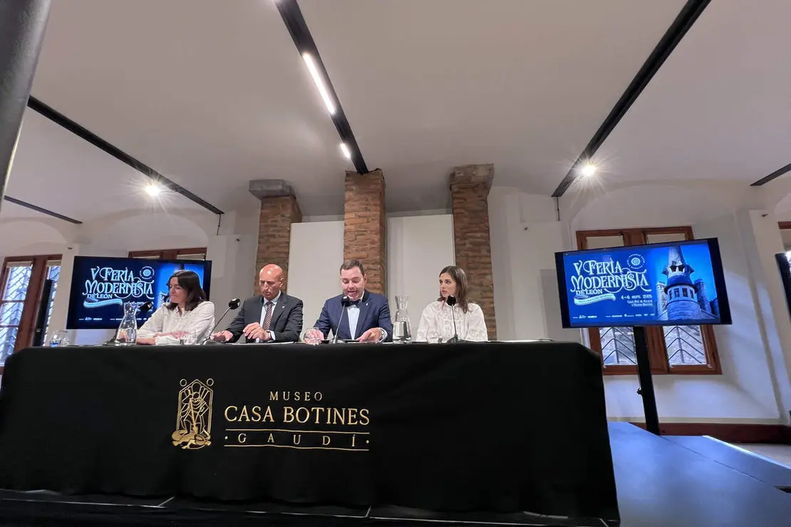 Acto de presentaci&oacute;n de la V Feria Modernista de Le&oacute;n