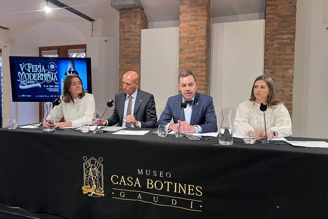 Acto de presentaci&oacute;n de la V Feria Modernista de Le&oacute;n