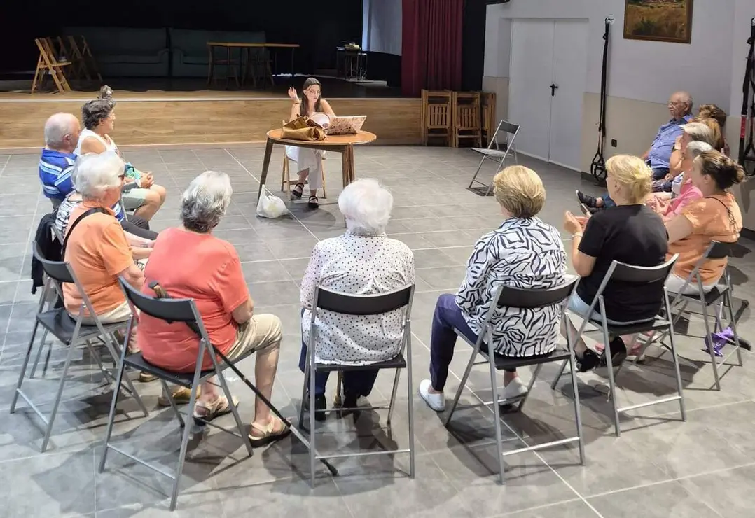 Filand&oacute;n con personas mayores de San Rom&aacute;n