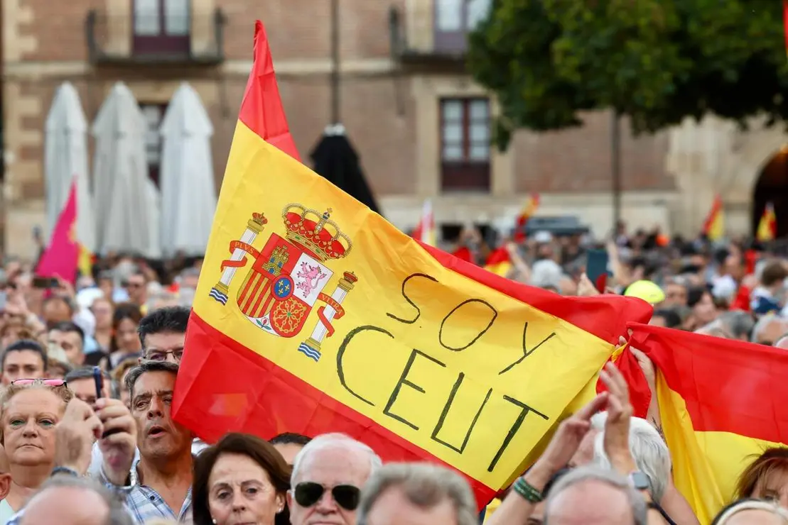Alrededor de 7.000 personas acuden a la concentraci&oacute;n a favor de Ceuta en Le&oacute;n. Fotos: Campillo | A.R. Reca