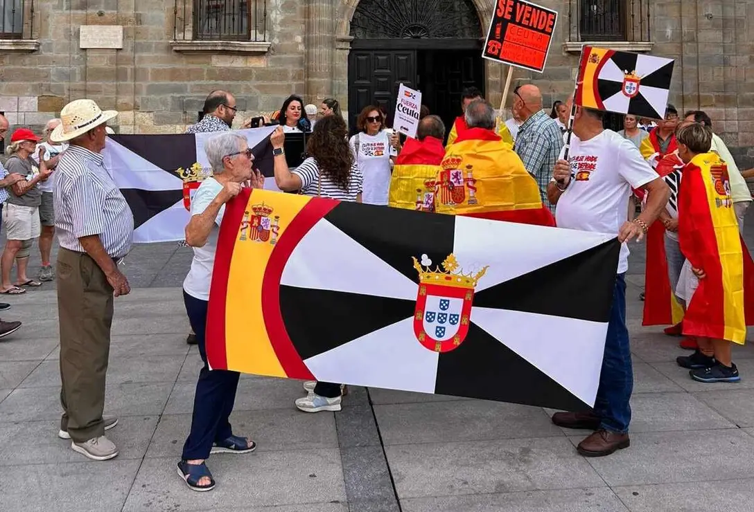 Miles de leoneses secundan concentraciones en distintos puntos de la provincia en un clima de creciente crispaci&oacute;n pol&iacute;tica.