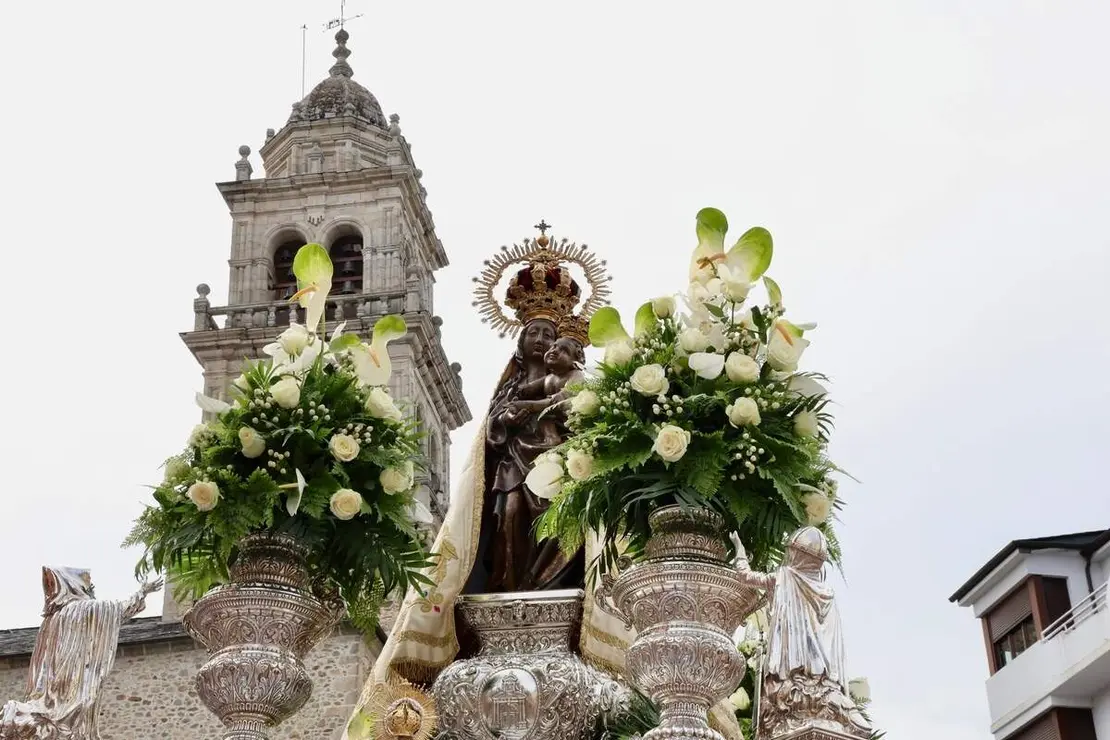 Ponferrada celebra el acto institucional con motivo de la festividad de la Virgen de la Encina y la conmemoraci&oacute;n del LXVIII Aniversario del D&iacute;a de El Bierzo, en el que participan diversas autoridades, entre las que se encuentran el vicepresidente primero y consejero de Desregulaci&oacute;n, Familia y Ayudas Sociales, Carlos Poll&aacute;n, y el consejero de Industria, Universidades, Empleo y Comercio, Juan Carlos Su&aacute;rez-Qui&ntilde;ones