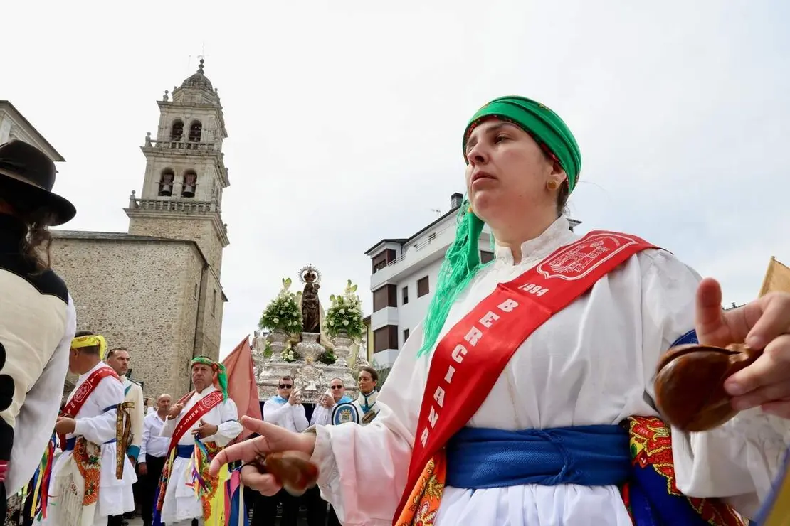 Ponferrada celebra el acto institucional con motivo de la festividad de la Virgen de la Encina y la conmemoraci&oacute;n del LXVIII Aniversario del D&iacute;a de El Bierzo, en el que participan diversas autoridades, entre las que se encuentran el vicepresidente primero y consejero de Desregulaci&oacute;n, Familia y Ayudas Sociales, Carlos Poll&aacute;n, y el consejero de Industria, Universidades, Empleo y Comercio, Juan Carlos Su&aacute;rez-Qui&ntilde;ones