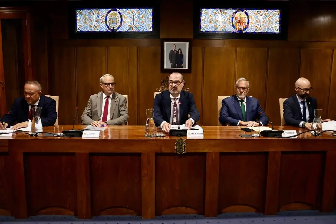 Ponferrada celebra el acto institucional con motivo de la festividad de la Virgen de la Encina y la conmemoraci&oacute;n del LXVIII Aniversario del D&iacute;a de El Bierzo, en el que participan diversas autoridades, entre las que se encuentran el vicepresidente primero y consejero de Desregulaci&oacute;n, Familia y Ayudas Sociales, Carlos Poll&aacute;n, y el consejero de Industria, Universidades, Empleo y Comercio, Juan Carlos Su&aacute;rez-Qui&ntilde;ones