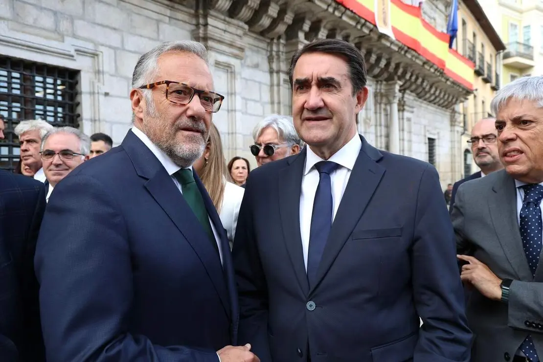 Ponferrada celebra el acto institucional con motivo de la festividad de la Virgen de la Encina y la conmemoraci&oacute;n del LXVIII Aniversario del D&iacute;a de El Bierzo, en el que participan diversas autoridades, entre las que se encuentran el vicepresidente primero y consejero de Desregulaci&oacute;n, Familia y Ayudas Sociales, Carlos Poll&aacute;n, y el consejero de Industria, Universidades, Empleo y Comercio, Juan Carlos Su&aacute;rez-Qui&ntilde;ones