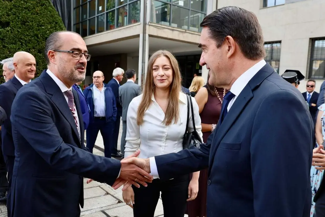 Ponferrada celebra el acto institucional con motivo de la festividad de la Virgen de la Encina y la conmemoraci&oacute;n del LXVIII Aniversario del D&iacute;a de El Bierzo, en el que participan diversas autoridades, entre las que se encuentran el vicepresidente primero y consejero de Desregulaci&oacute;n, Familia y Ayudas Sociales, Carlos Poll&aacute;n, y el consejero de Industria, Universidades, Empleo y Comercio, Juan Carlos Su&aacute;rez-Qui&ntilde;ones