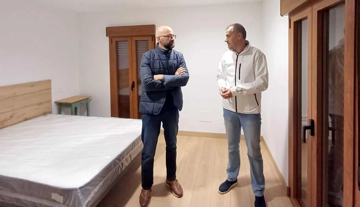 Villaman&iacute;n convierte dos edificios municipales en tres viviendas de alquiler social. La actuaci&oacute;n, financiada con 361.700 euros por el Instituto para la Transici&oacute;n Justa, busca ampliar el parque residencial y favorecer la permanencia de poblaci&oacute;n en la Monta&ntilde;a Central.