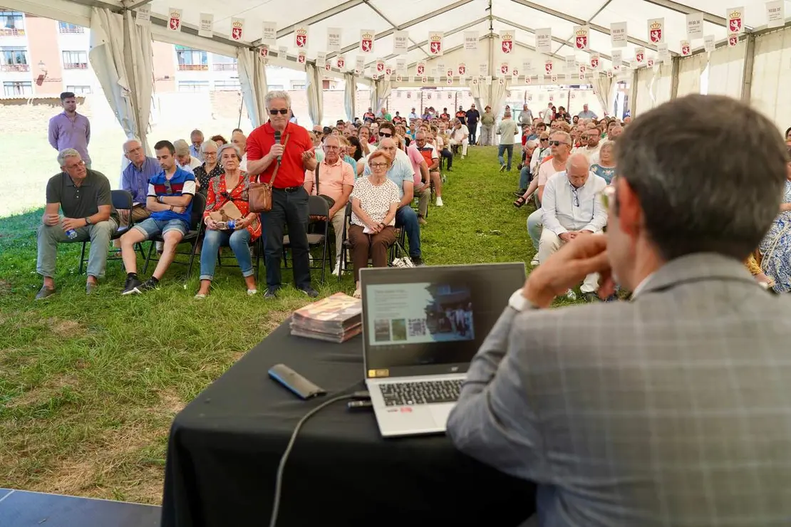 Gran Concejo promovido por el ILC que se celebra en Mansilla de las Mulas (Le&oacute;n)