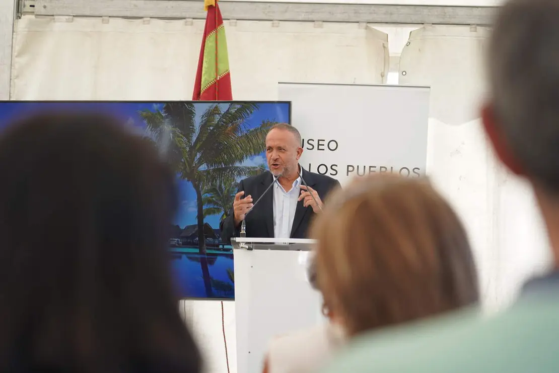 El presidente de la Diputaci&oacute;n y del Instituto Leon&eacute;s de Cultura, Gerardo &Aacute;lvarez Courel, interviene en el Gran Concejo promovido por el ILC que se celebra en Mansilla de las Mulas (Le&oacute;n)