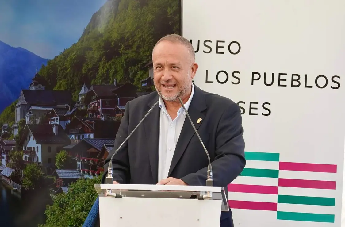 El presidente de la Diputaci&oacute;n y del Instituto Leon&eacute;s de Cultura, Gerardo &Aacute;lvarez Courel, interviene en el Gran Concejo promovido por el ILC que se celebra en Mansilla de las Mulas (Le&oacute;n)