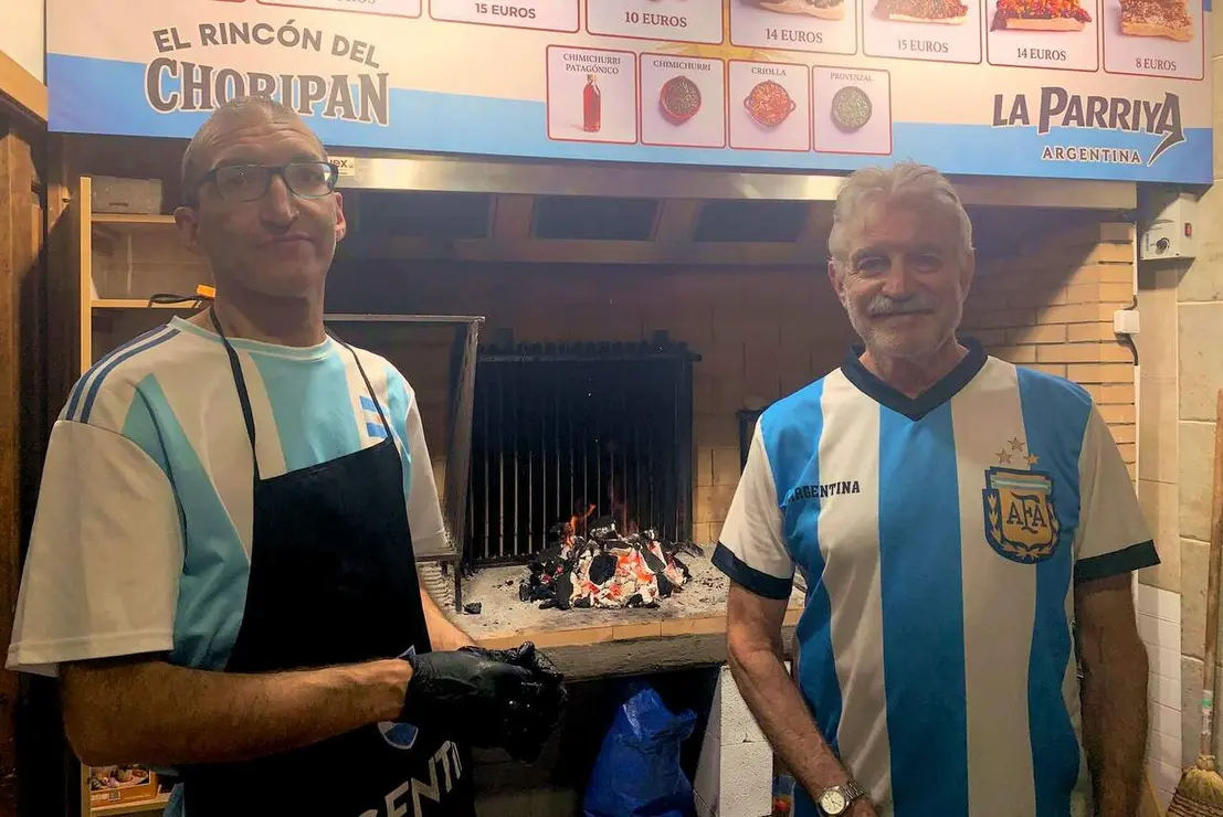 El nuevo local de sanguches 'al paso' en Zapater&iacute;as esconde la historia de Marcelo, argentino de nacimiento y nieto de un migrante de Paradilla de la Sobarriba: "Ahora soy yo el que volvi&oacute; a Le&oacute;n".