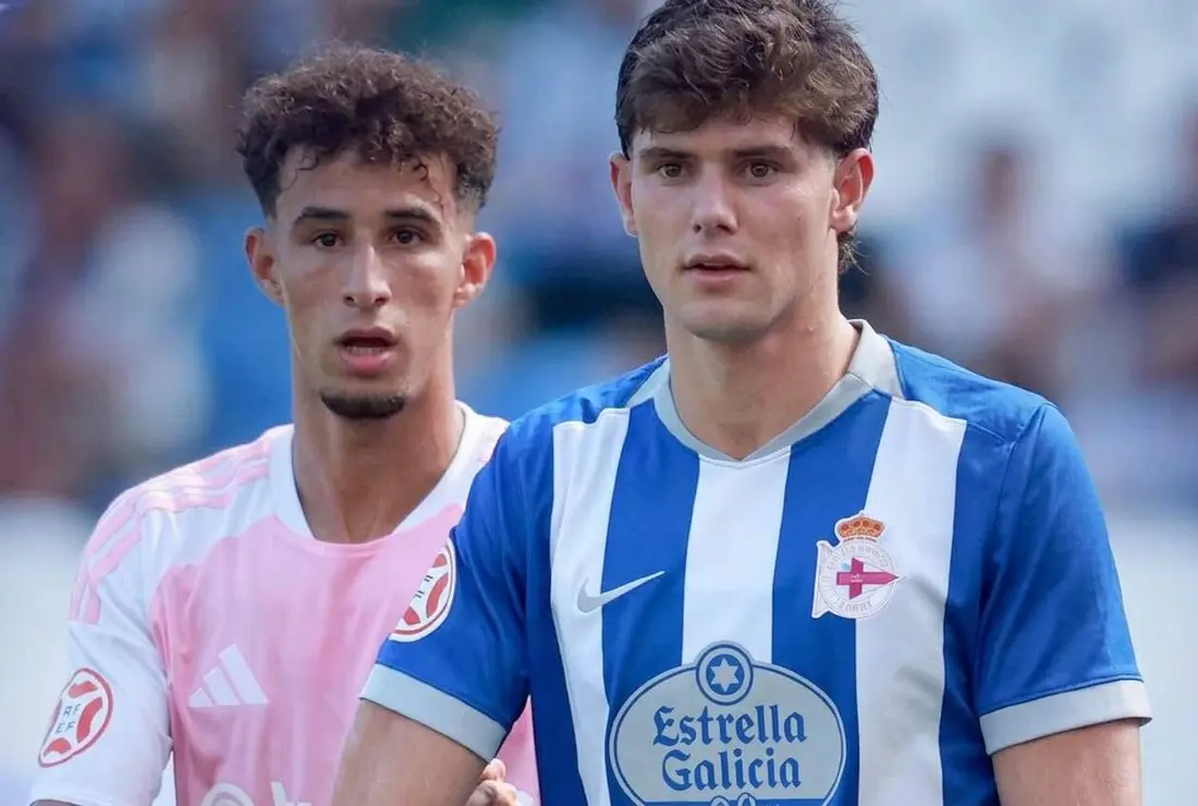 El Fabril remonta a la Ponferradina y firma su primera derrota del curso tras desperdiciar su ventaja.