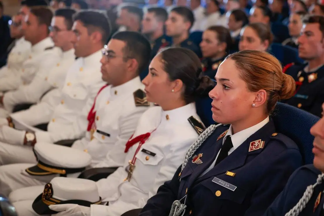 visita-a-actividades-docentes-en-la-academia-bsica-del-aire-y-del-espacio-aba-aerdromo-militar-de-len-foto-rubn-somontemde_55526470082_o