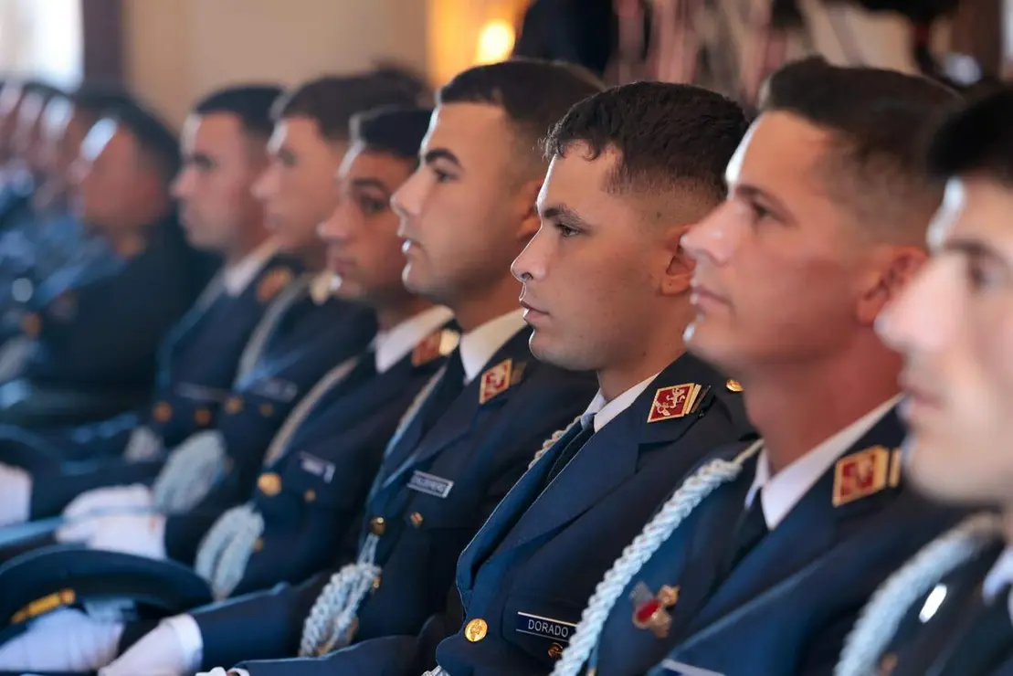 visita-a-actividades-docentes-en-la-academia-bsica-del-aire-y-del-espacio-aba-aerdromo-militar-de-len-foto-rubn-somontemde_55527488906_o
