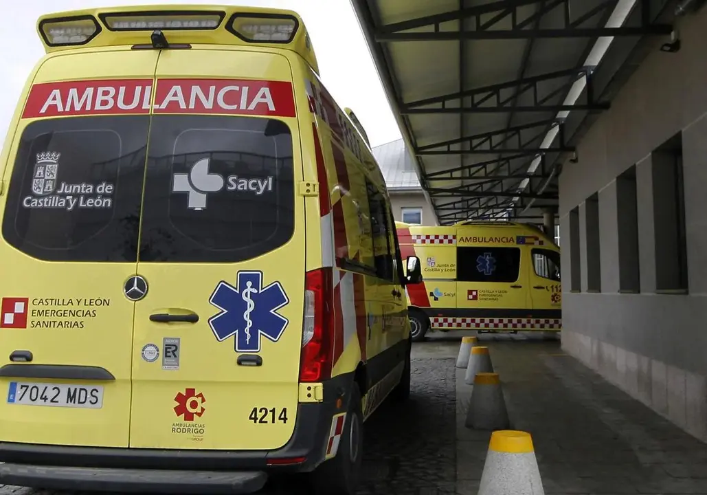 Imagen de una ambulancia de Emergencias Sacyl.