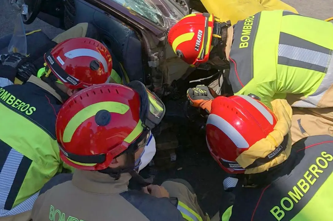 Bomberos Diputación de León, durante una intervención.